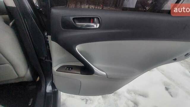 Чорний Лексус ІС, об'ємом двигуна 2.23 л та пробігом 317 тис. км за 6500 $, фото 24 на Automoto.ua