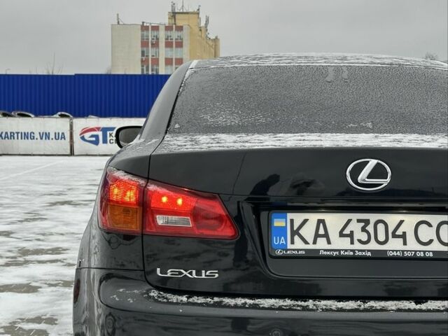 Черный Лексус ИС, объемом двигателя 2.5 л и пробегом 197 тыс. км за 8700 $, фото 3 на Automoto.ua