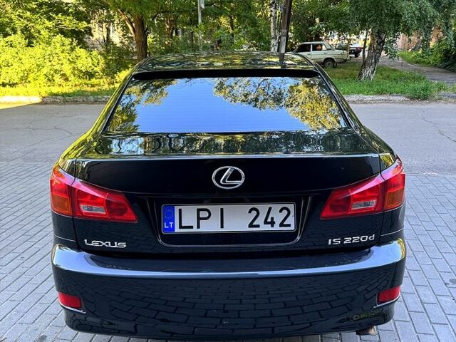 Чорний Лексус ІС, об'ємом двигуна 2.2 л та пробігом 280 тис. км за 5000 $, фото 4 на Automoto.ua