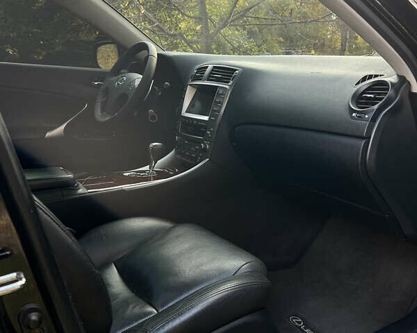 Лексус ІС 2006 у Изюме на Automoto.ua Чорний Лексус ІС, об'ємом двигуна 3.46 л та пробігом 160 тис. км за 9999 $, фото 8 на Automoto.ua