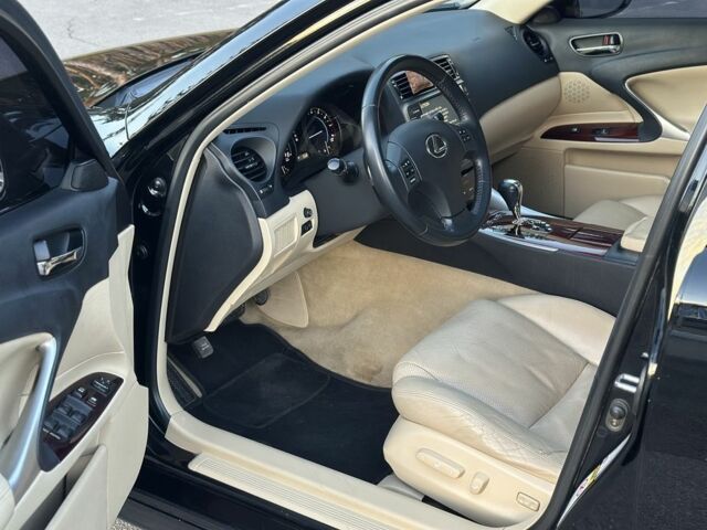 Чорний Лексус ІС, об'ємом двигуна 2.5 л та пробігом 207 тис. км за 9350 $, фото 19 на Automoto.ua