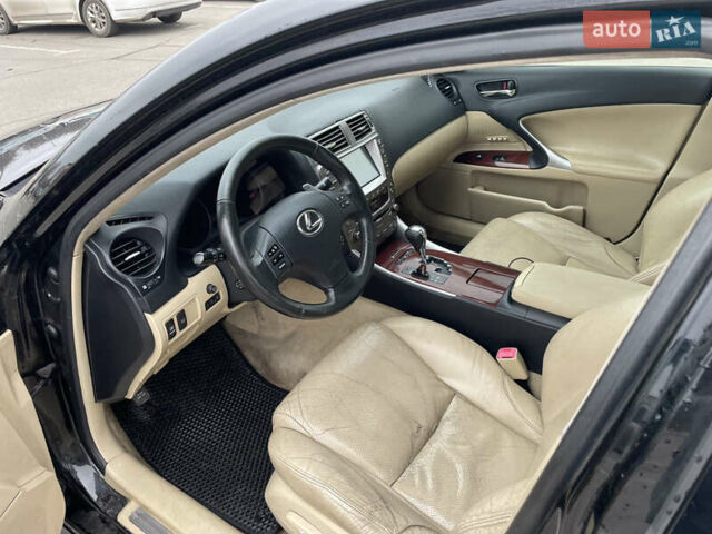 Чорний Лексус ІС, об'ємом двигуна 2.5 л та пробігом 400 тис. км за 7900 $, фото 8 на Automoto.ua