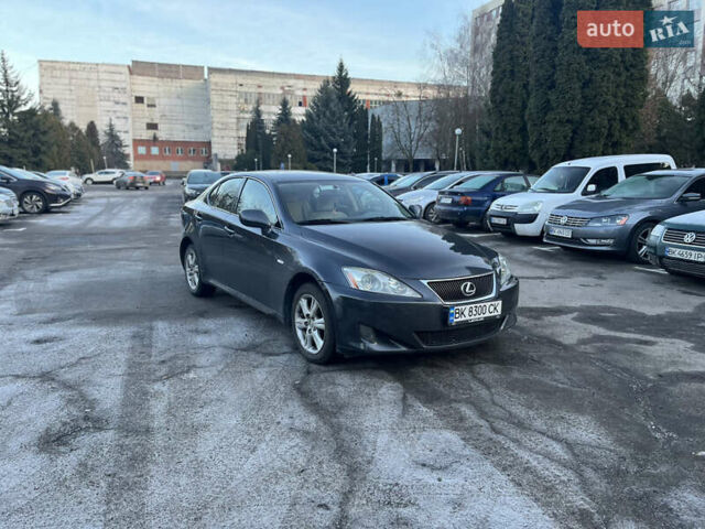 Черный Лексус ИС, объемом двигателя 2.23 л и пробегом 336 тыс. км за 6900 $, фото 4 на Automoto.ua
