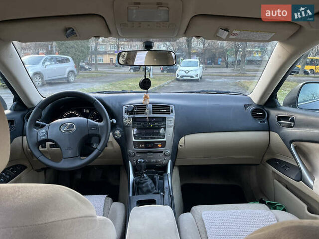 Черный Лексус ИС, объемом двигателя 2.23 л и пробегом 336 тыс. км за 6900 $, фото 10 на Automoto.ua