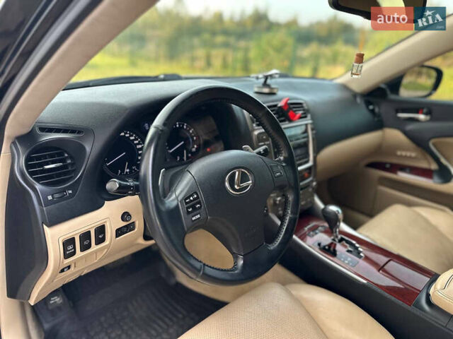Черный Лексус ИС, объемом двигателя 2.5 л и пробегом 256 тыс. км за 8600 $, фото 14 на Automoto.ua