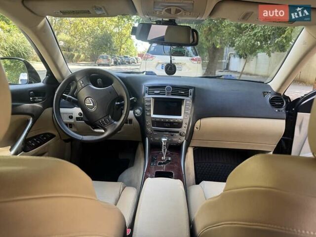 Лексус ІС 2007 у Миколаєві на Automoto.ua Чорний Лексус ІС, об'ємом двигуна 2.5 л та пробігом 208 тис. км за 9500 $, фото 10 на Automoto.ua