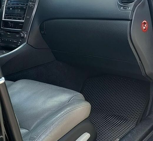 Черный Лексус ИС, объемом двигателя 3 л и пробегом 259 тыс. км за 8150 $, фото 6 на Automoto.ua