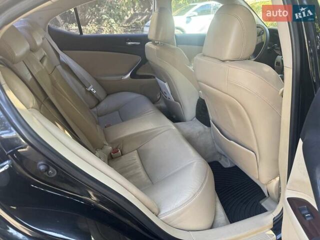 Лексус ІС 2007 у Миколаєві на Automoto.ua Чорний Лексус ІС, об'ємом двигуна 2.5 л та пробігом 208 тис. км за 9500 $, фото 12 на Automoto.ua