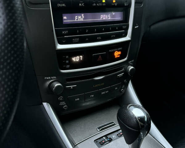 Черный Лексус ИС, объемом двигателя 2.5 л и пробегом 244 тыс. км за 9600 $, фото 13 на Automoto.ua