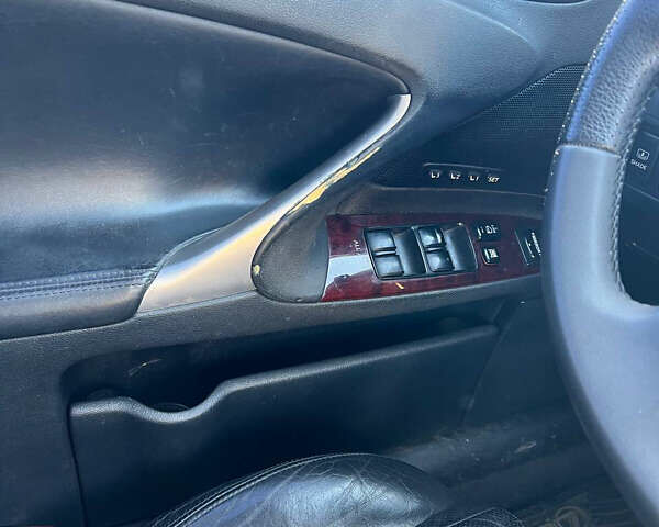 Черный Лексус ИС, объемом двигателя 3 л и пробегом 286 тыс. км за 8700 $, фото 5 на Automoto.ua