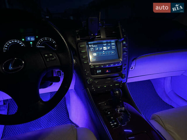 Черный Лексус ИС, объемом двигателя 3 л и пробегом 130 тыс. км за 8200 $, фото 19 на Automoto.ua