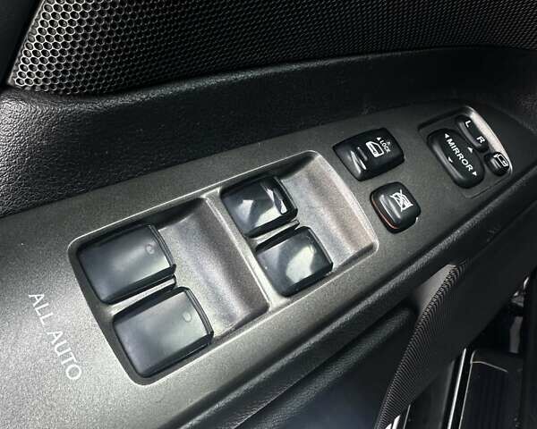 Черный Лексус ИС, объемом двигателя 2.5 л и пробегом 244 тыс. км за 8300 $, фото 27 на Automoto.ua