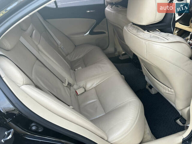 Черный Лексус ИС, объемом двигателя 3 л и пробегом 130 тыс. км за 8200 $, фото 10 на Automoto.ua