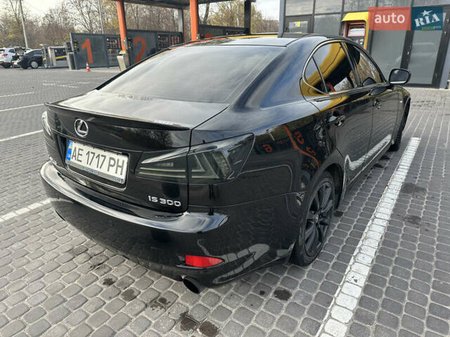 Черный Лексус ИС, объемом двигателя 3 л и пробегом 130 тыс. км за 8200 $, фото 3 на Automoto.ua
