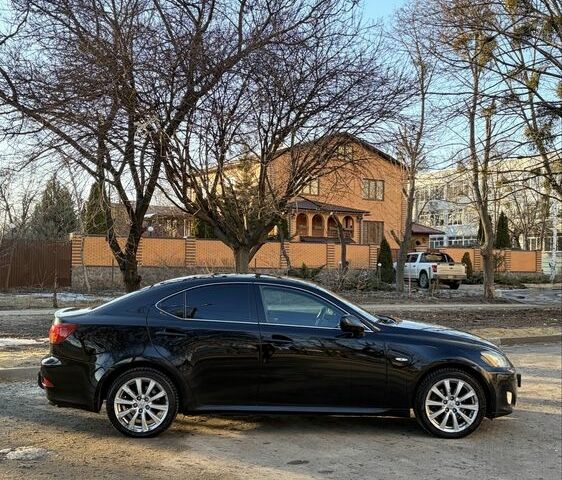 Черный Лексус ИС, объемом двигателя 2.2 л и пробегом 300 тыс. км за 4300 $, фото 2 на Automoto.ua