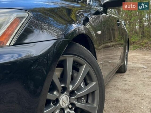 Черный Лексус ИС, объемом двигателя 3 л и пробегом 235 тыс. км за 8700 $, фото 3 на Automoto.ua