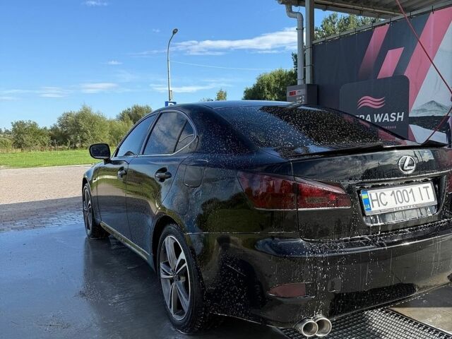 Чорний Лексус ІС, об'ємом двигуна 2.23 л та пробігом 220 тис. км за 8000 $, фото 4 на Automoto.ua