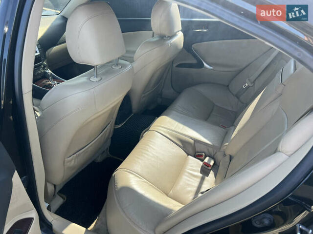 Чорний Лексус ІС, об'ємом двигуна 3 л та пробігом 215 тис. км за 9900 $, фото 39 на Automoto.ua