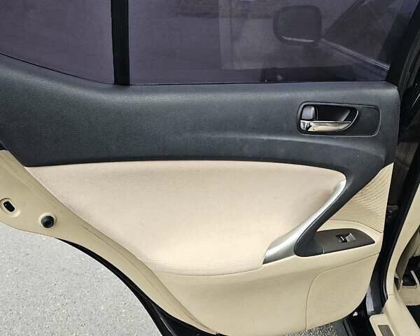 Чорний Лексус ІС, об'ємом двигуна 2.23 л та пробігом 270 тис. км за 7000 $, фото 25 на Automoto.ua