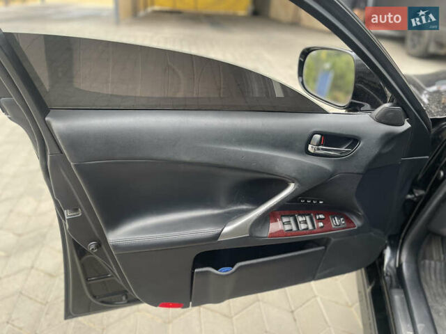 Чорний Лексус ІС, об'ємом двигуна 2.5 л та пробігом 192 тис. км за 8950 $, фото 4 на Automoto.ua