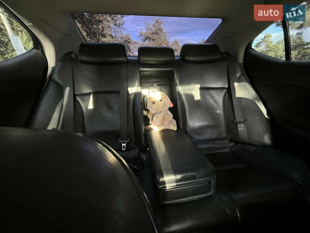 Чорний Лексус ІС, об'ємом двигуна 3 л та пробігом 290 тис. км за 9400 $, фото 5 на Automoto.ua