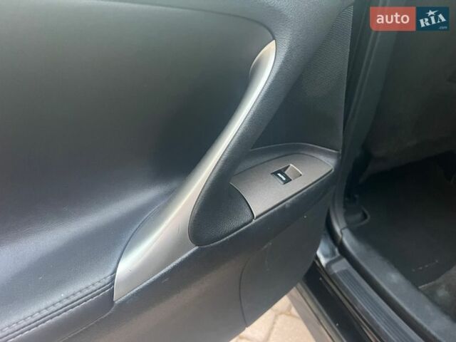 Чорний Лексус ІС, об'ємом двигуна 2.23 л та пробігом 219 тис. км за 7950 $, фото 42 на Automoto.ua