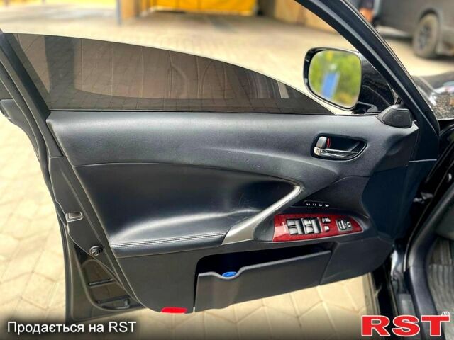 Черный Лексус ИС, объемом двигателя 2.5 л и пробегом 180 тыс. км за 8999 $, фото 2 на Automoto.ua