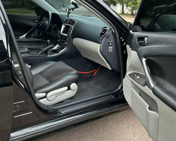 Черный Лексус ИС, объемом двигателя 2.23 л и пробегом 277 тыс. км за 8700 $, фото 9 на Automoto.ua