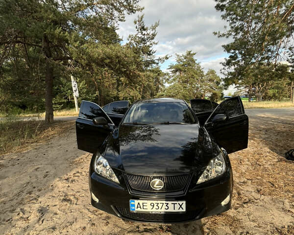 Чорний Лексус ІС, об'ємом двигуна 3 л та пробігом 290 тис. км за 9400 $, фото 1 на Automoto.ua