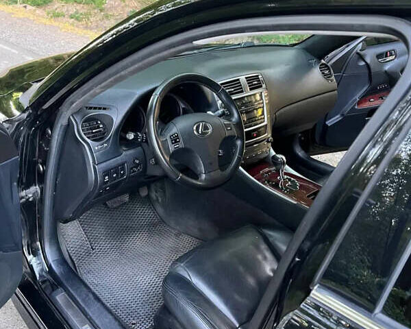 Чорний Лексус ІС, об'ємом двигуна 2.5 л та пробігом 263 тис. км за 8600 $, фото 7 на Automoto.ua