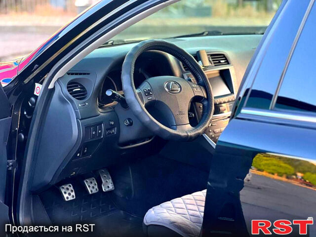 Чорний Лексус ІС, об'ємом двигуна 2.2 л та пробігом 197 тис. км за 9500 $, фото 7 на Automoto.ua