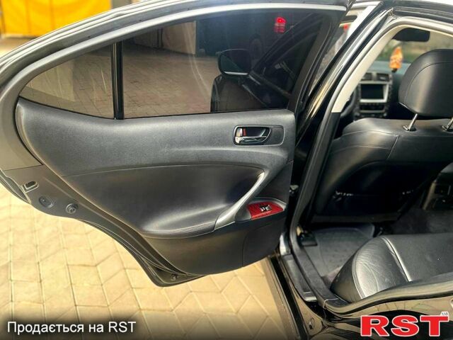 Черный Лексус ИС, объемом двигателя 2.5 л и пробегом 180 тыс. км за 8999 $, фото 4 на Automoto.ua