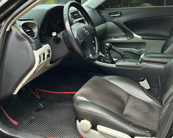 Черный Лексус ИС, объемом двигателя 2.23 л и пробегом 277 тыс. км за 8700 $, фото 14 на Automoto.ua