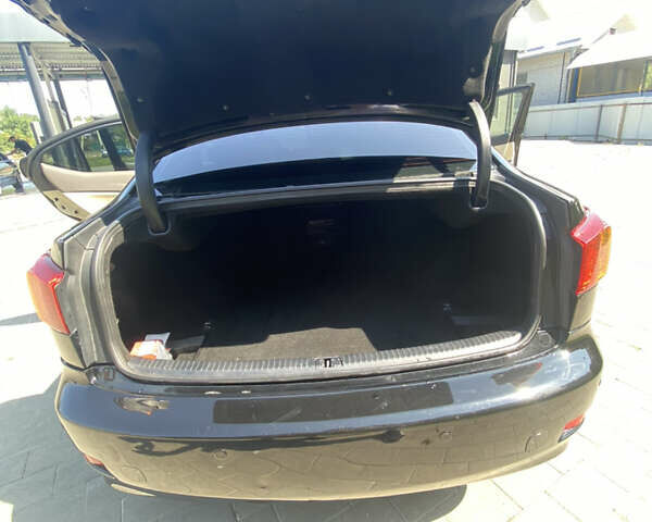 Черный Лексус ИС, объемом двигателя 2.23 л и пробегом 350 тыс. км за 9100 $, фото 14 на Automoto.ua