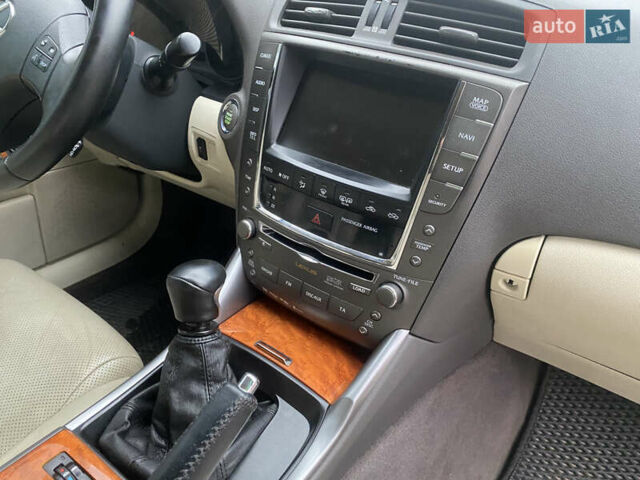 Черный Лексус ИС, объемом двигателя 2.23 л и пробегом 355 тыс. км за 9300 $, фото 32 на Automoto.ua