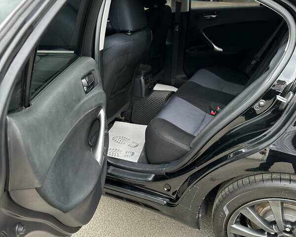 Черный Лексус ИС, объемом двигателя 2.23 л и пробегом 304 тыс. км за 9100 $, фото 8 на Automoto.ua
