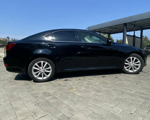 Черный Лексус ИС, объемом двигателя 2.23 л и пробегом 350 тыс. км за 9100 $, фото 2 на Automoto.ua