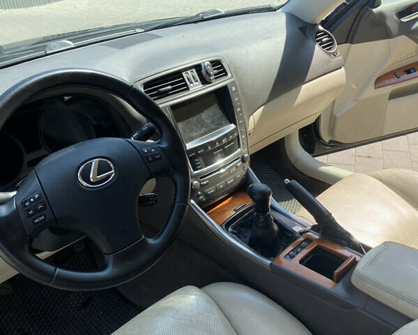 Черный Лексус ИС, объемом двигателя 2.23 л и пробегом 350 тыс. км за 9100 $, фото 10 на Automoto.ua