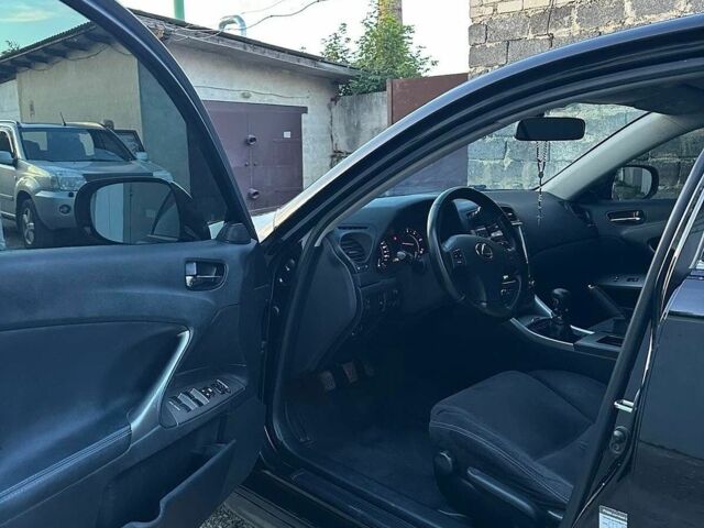 Чорний Лексус ІС, об'ємом двигуна 2.23 л та пробігом 270 тис. км за 6850 $, фото 19 на Automoto.ua
