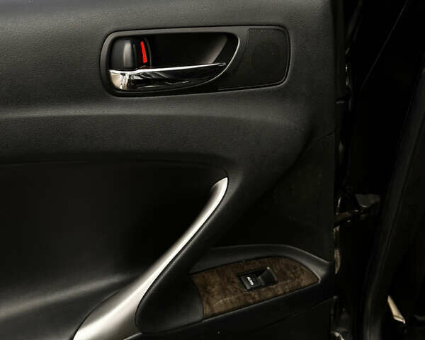 Чорний Лексус ІС, об'ємом двигуна 2.5 л та пробігом 199 тис. км за 7750 $, фото 25 на Automoto.ua