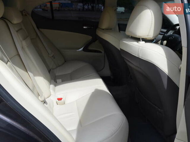 Черный Лексус ИС, объемом двигателя 2.5 л и пробегом 182 тыс. км за 10999 $, фото 52 на Automoto.ua