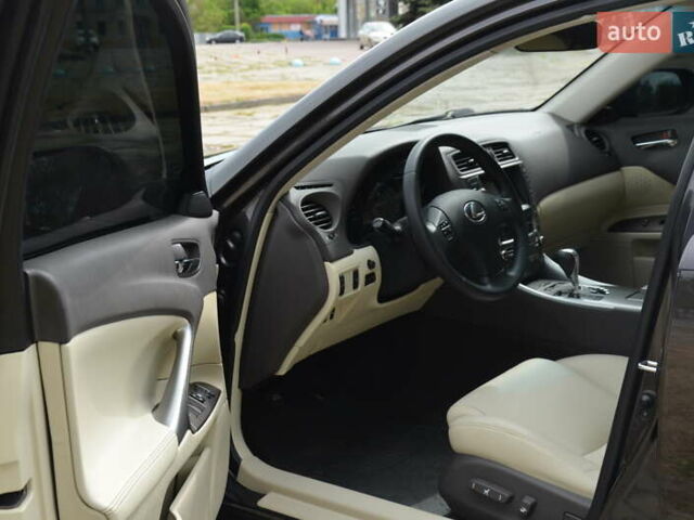 Черный Лексус ИС, объемом двигателя 2.5 л и пробегом 182 тыс. км за 10999 $, фото 38 на Automoto.ua