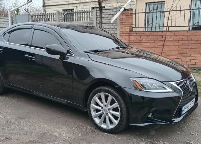 Черный Лексус ИС, объемом двигателя 2.5 л и пробегом 200 тыс. км за 9500 $, фото 1 на Automoto.ua