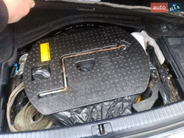 Черный Лексус ИС, объемом двигателя 2.5 л и пробегом 218 тыс. км за 13500 $, фото 9 на Automoto.ua