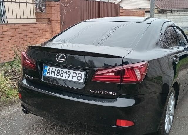 Черный Лексус ИС, объемом двигателя 2.5 л и пробегом 200 тыс. км за 9500 $, фото 7 на Automoto.ua