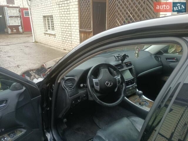 Чорний Лексус ІС, об'ємом двигуна 2.5 л та пробігом 218 тис. км за 13500 $, фото 5 на Automoto.ua