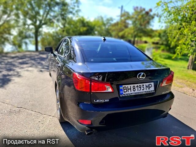 Черный Лексус ИС, объемом двигателя 25 л и пробегом 200 тыс. км за 9800 $, фото 2 на Automoto.ua