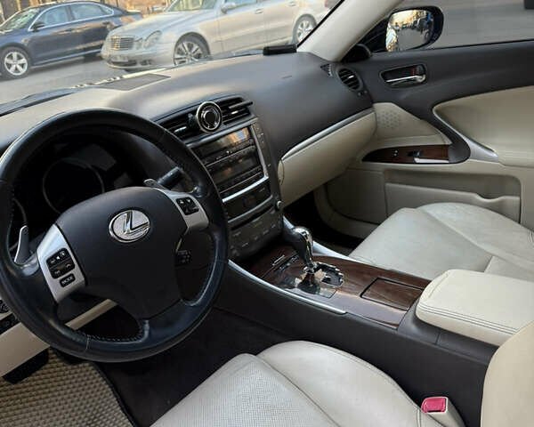 Черный Лексус ИС, объемом двигателя 2.5 л и пробегом 202 тыс. км за 12500 $, фото 14 на Automoto.ua