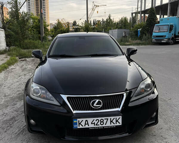 Черный Лексус ИС, объемом двигателя 2.5 л и пробегом 213 тыс. км за 12950 $, фото 1 на Automoto.ua