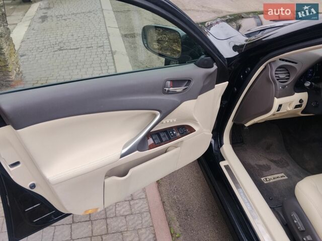 Чорний Лексус ІС, об'ємом двигуна 2.5 л та пробігом 278 тис. км за 10300 $, фото 14 на Automoto.ua